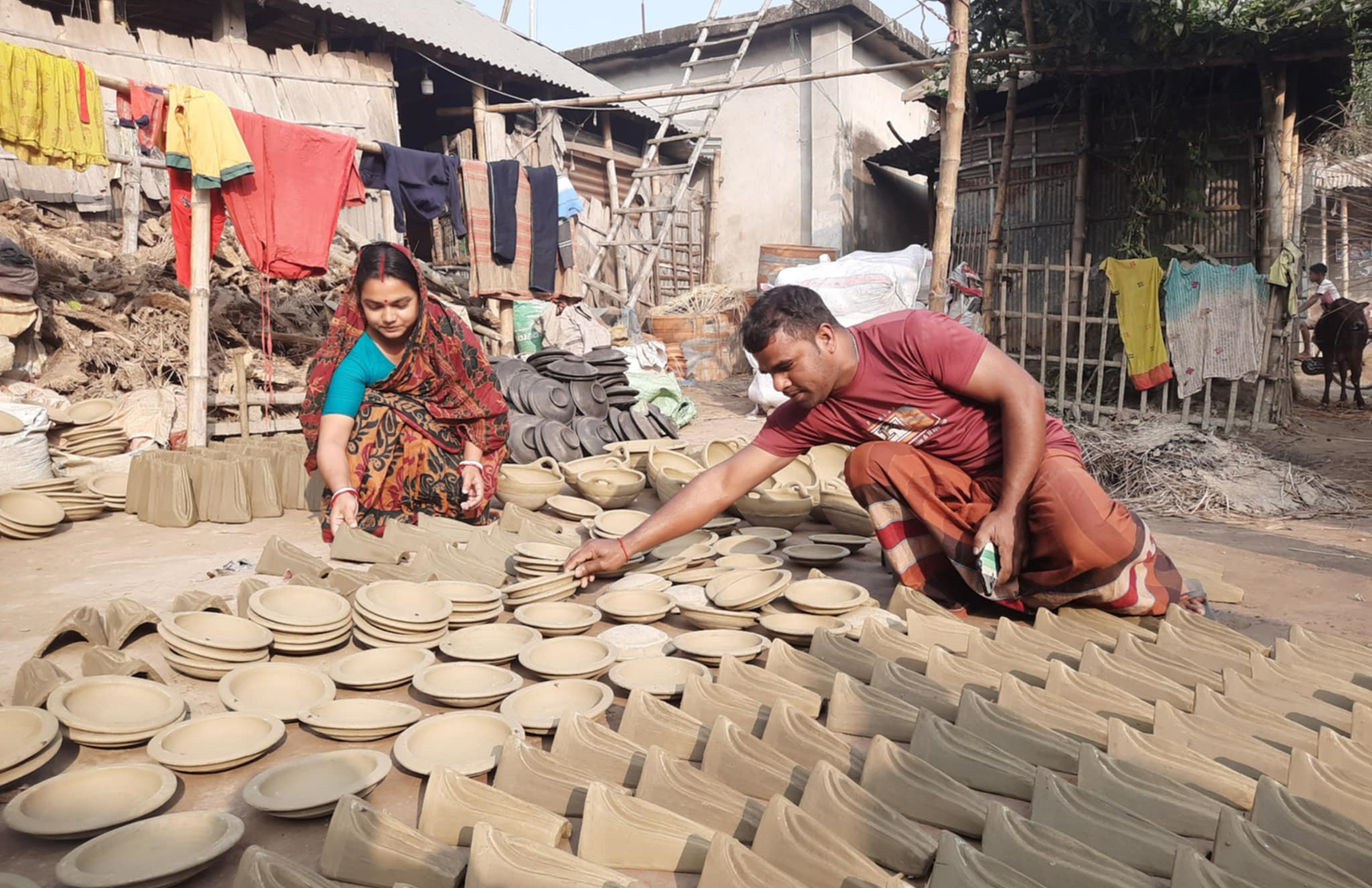 নীলফামারীতে কালের বির্বতনে হারিয়ে যাচ্ছে প্রাচীন ঐতিহ্য মৃৎশিল্প